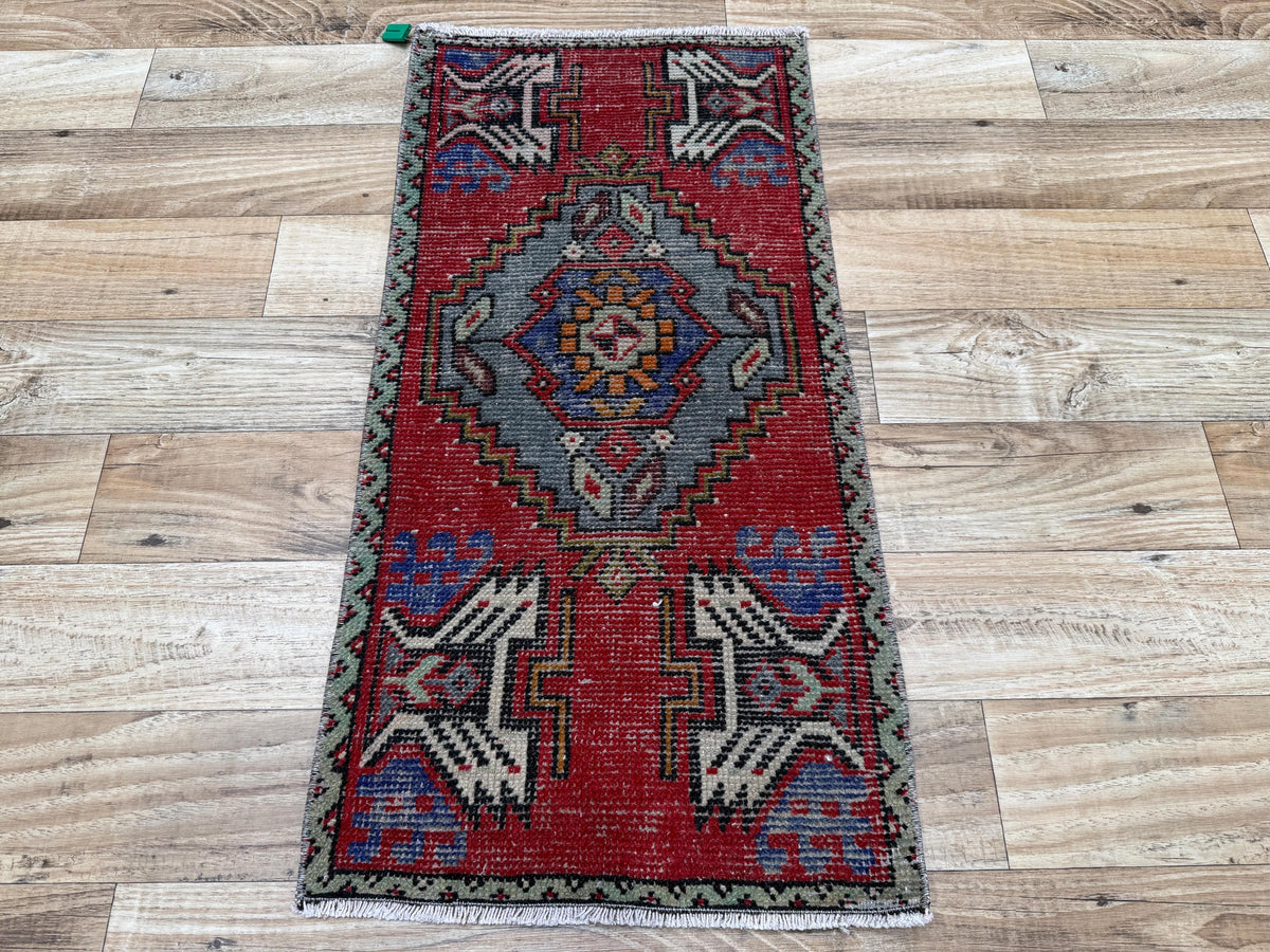 1'6"x2'11" Vintage Red Hand-Knotted Wool Accent Turkish Rug