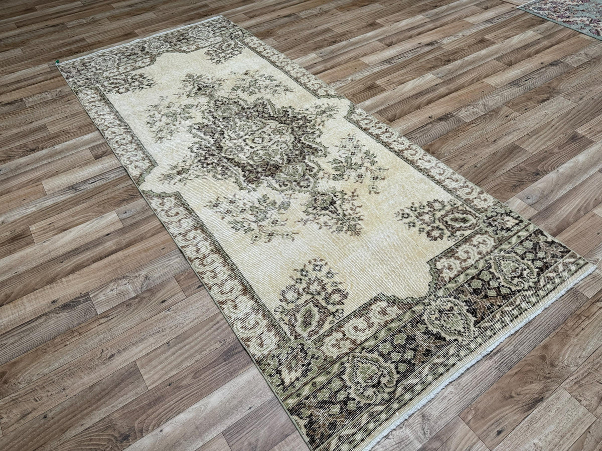 4'2"x9'9" Vintage Ivory Hand-Knotted Wool Turkish Runner Rug