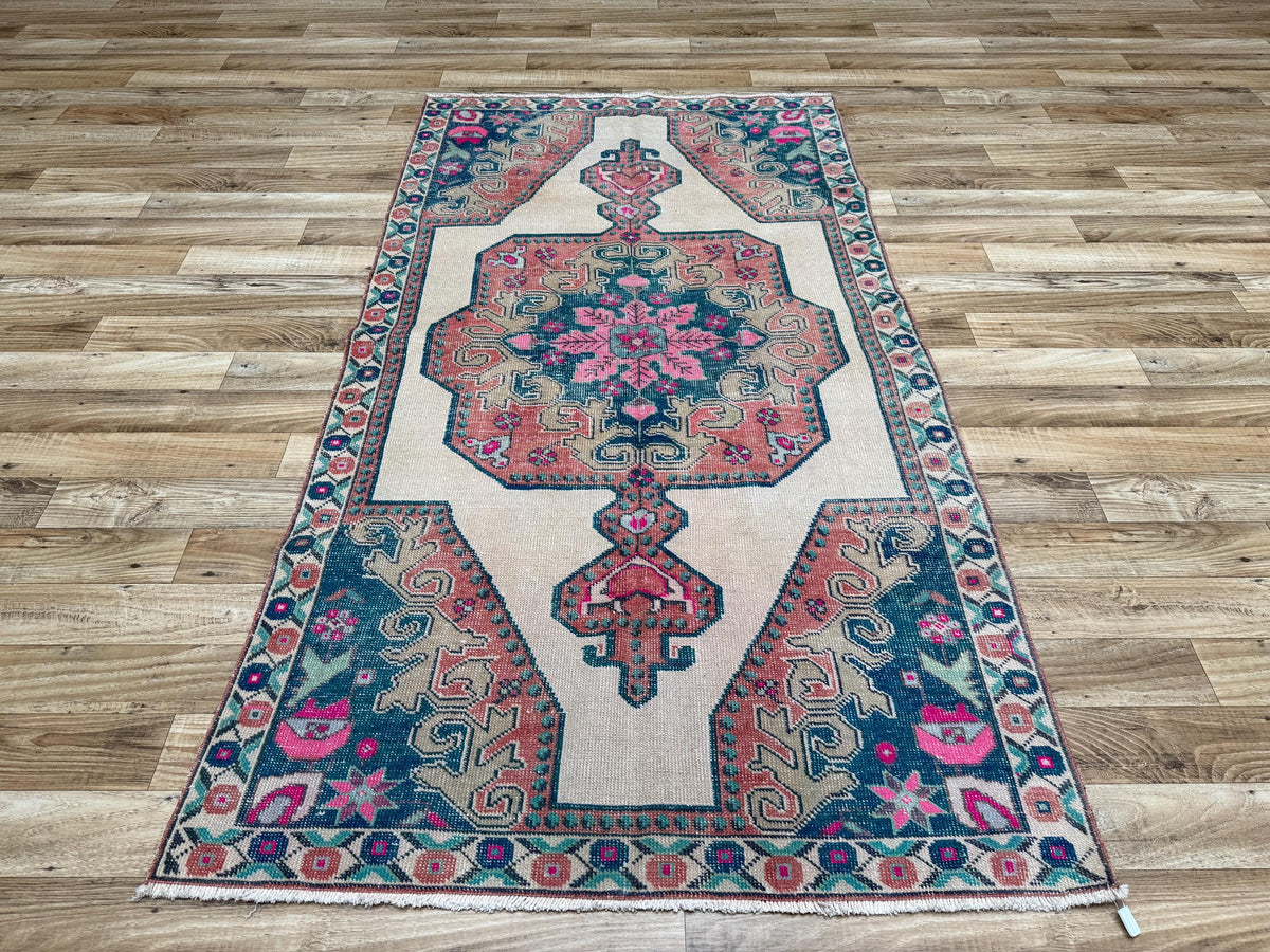4'3"x7'9" Vintage Hand-Knotted Wool Turkish Rug - Yildiz Rugs