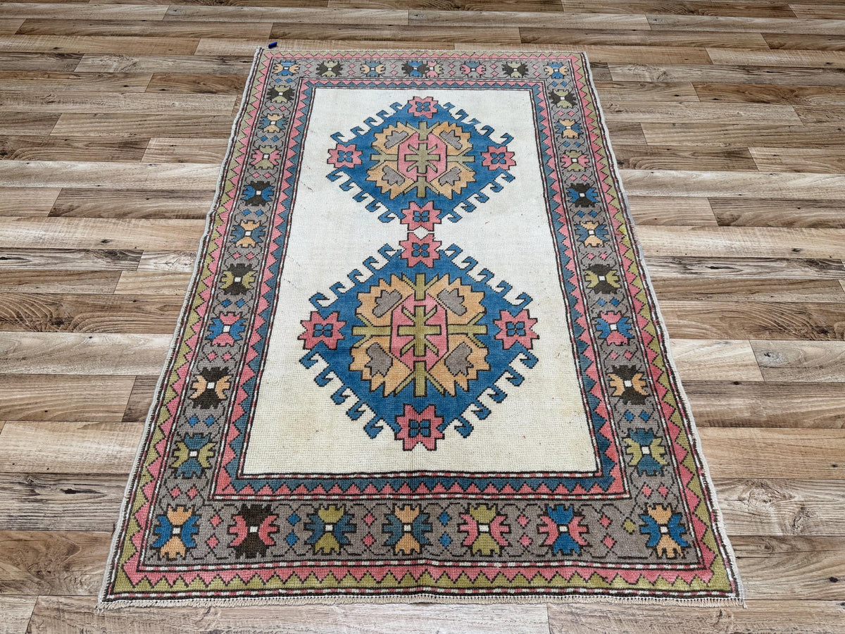 4'2"x6'5" Vintage Ivory Beige Hand-Knotted Turkish Rug - Yildiz Rugs