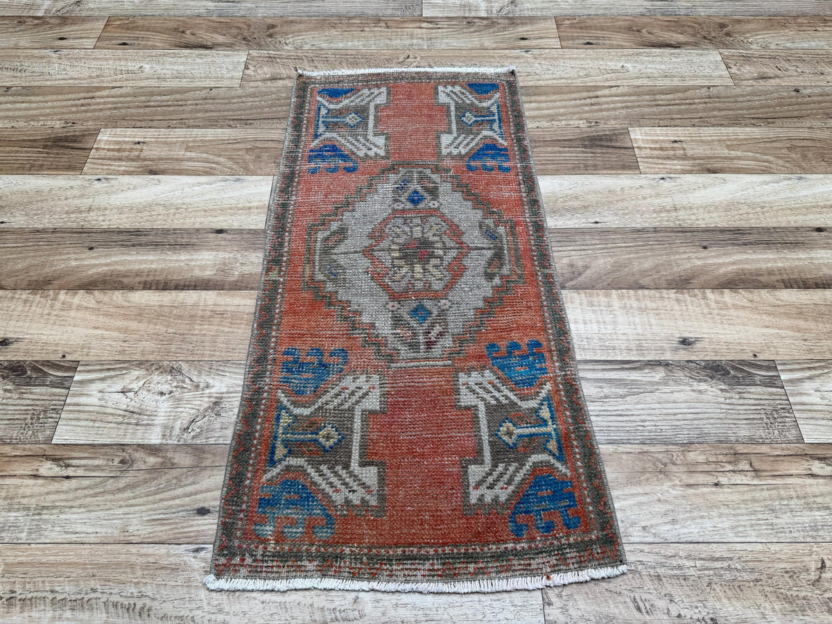 1'6"x3'2" Vintage Terracotta Hand-Knotted Wool Accent Turkish Rug