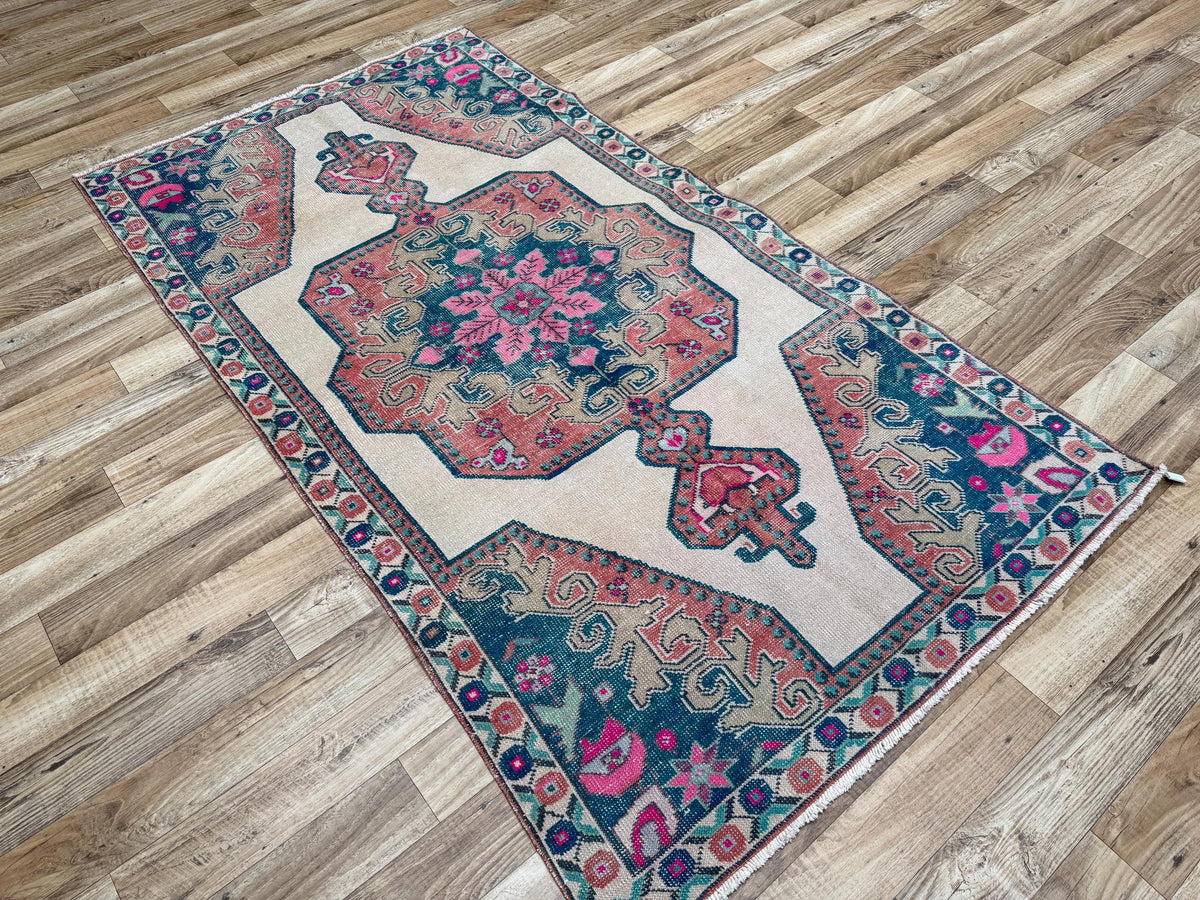4'3"x7'9" Vintage Hand-Knotted Wool Turkish Rug - Yildiz Rugs