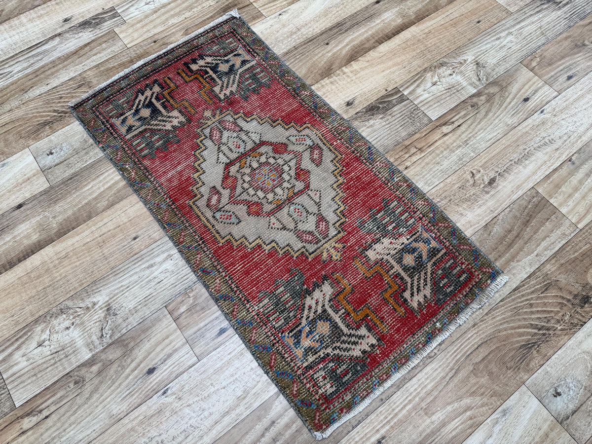 1'6"x2'11" Vintage Red Hand-Knotted Accent Turkish Rug