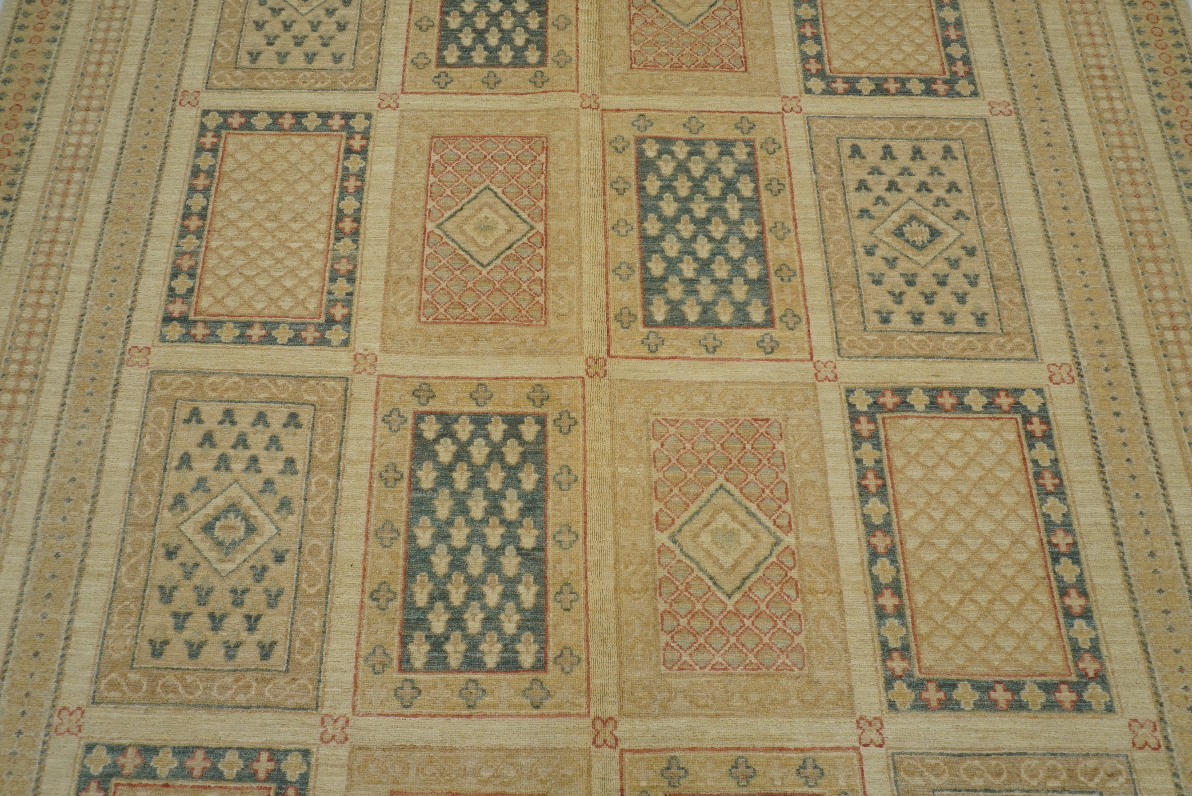 7x10 Bakhtiari Ivory Beige Afghan Hand Knotted Rug - Yildiz Rugs