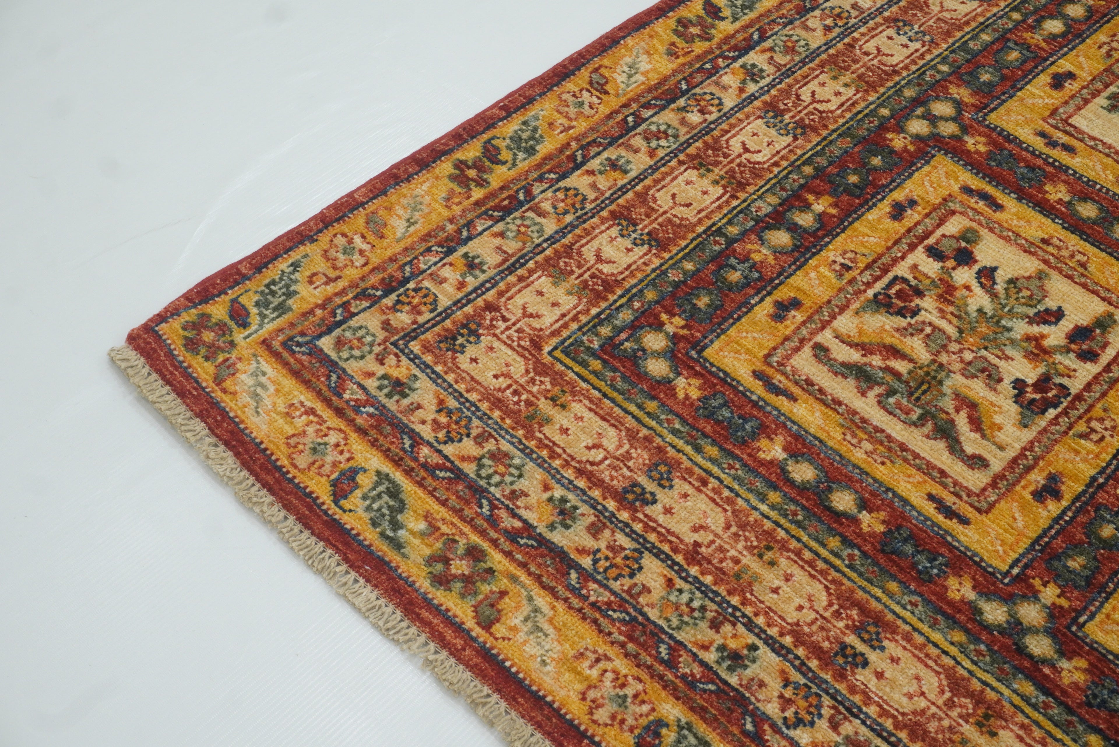 5x7 Red Beige Vintage Bakhtiar Afghan Hand knotted Rug - Yildiz Rugs