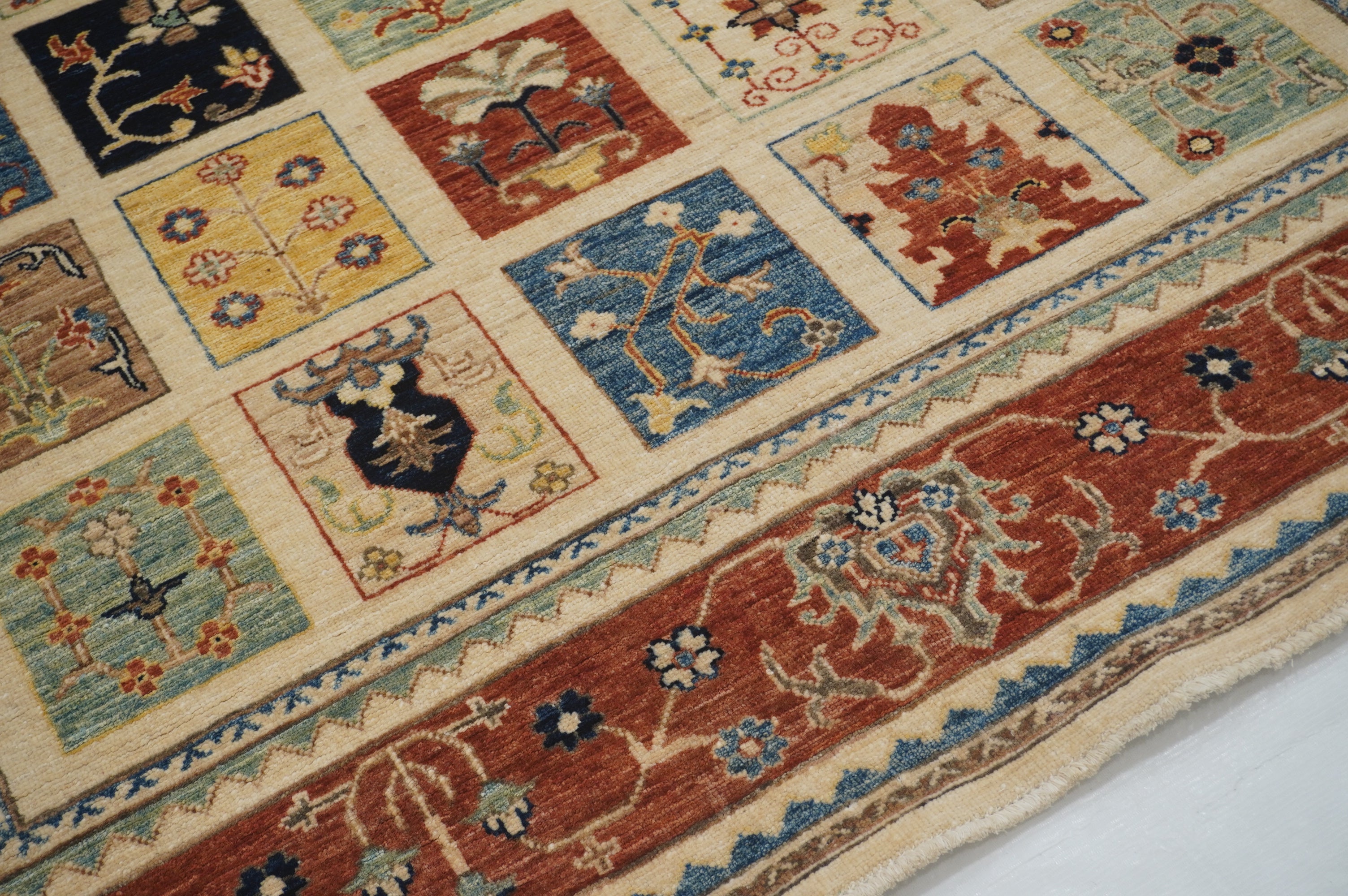 6x8 Beige Vintage Bakhtiari Afghan Hand Knotted Oriental Rug - Yildiz Rugs