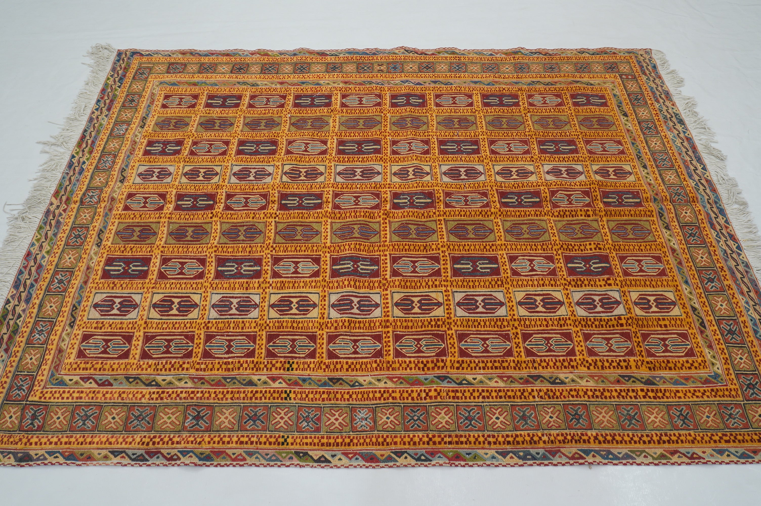 5x7 Vintage Barjesta Kilim Gold Afghan High Low Hand Knotted / Woven Rug - Yildiz Rugs