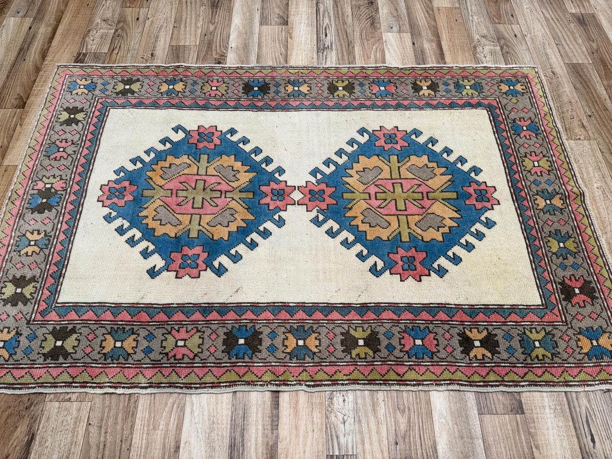 4'2"x6'5" Vintage Ivory Beige Hand-Knotted Turkish Rug - Yildiz Rugs