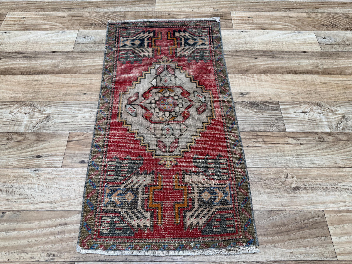 1'6"x2'11" Vintage Red Hand-Knotted Accent Turkish Rug