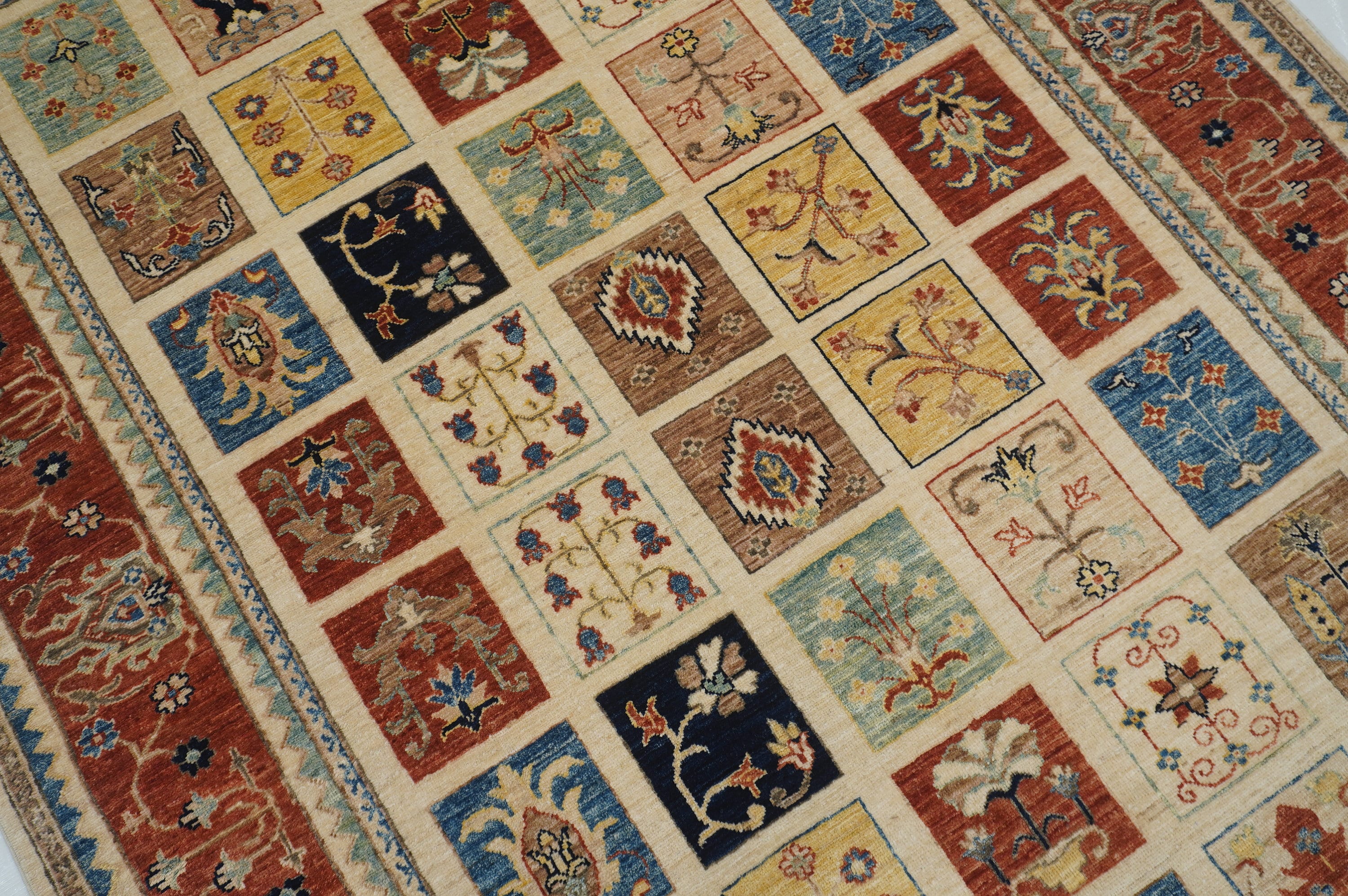 6x8 Beige Vintage Bakhtiari Afghan Hand Knotted Oriental Rug - Yildiz Rugs